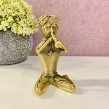 Load image into Gallery viewer, dhokra brass metal village musician figurine
